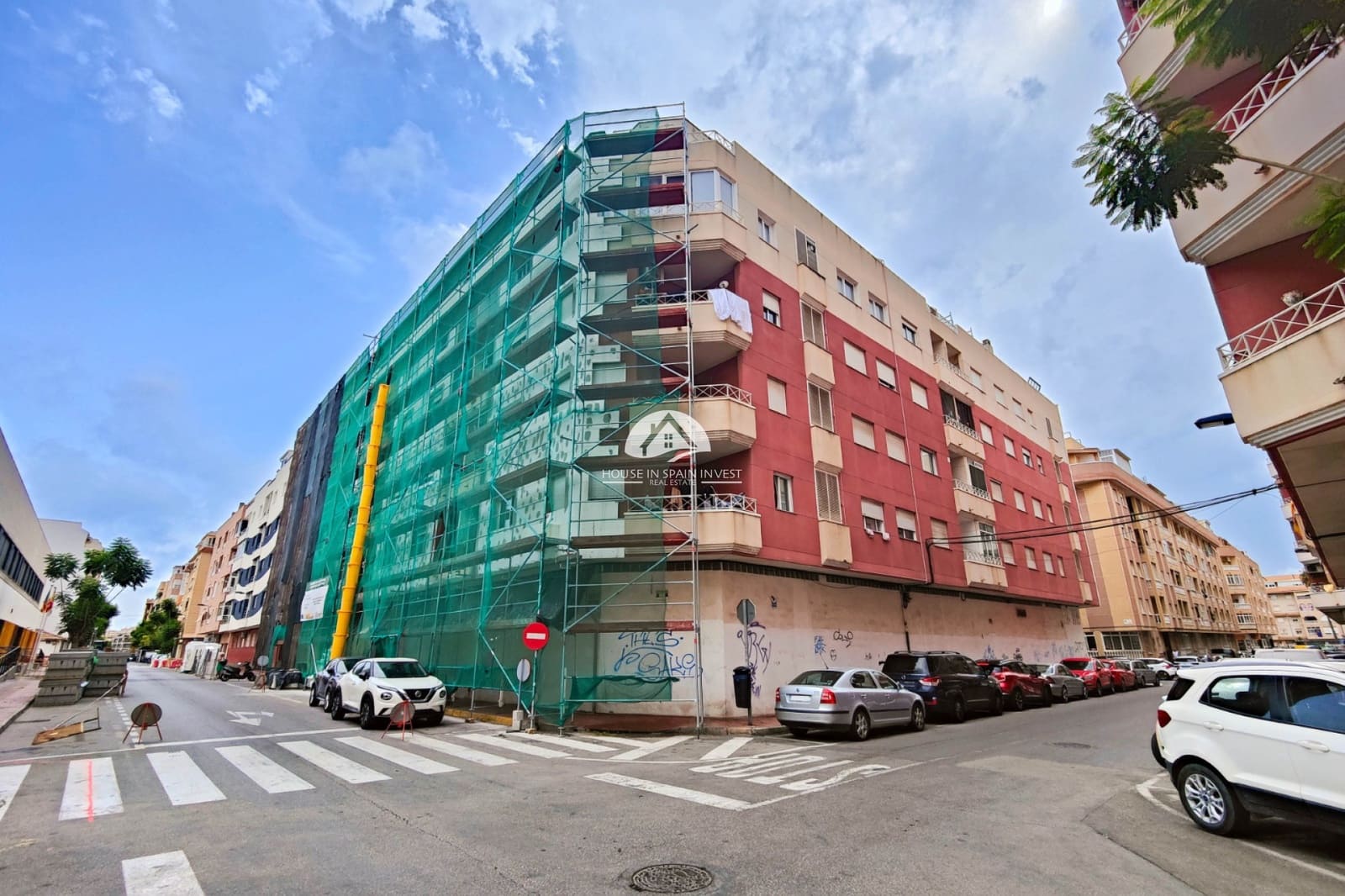 Commercial for sale in Torrevieja - € 450,000 (Ref: 10014268)
