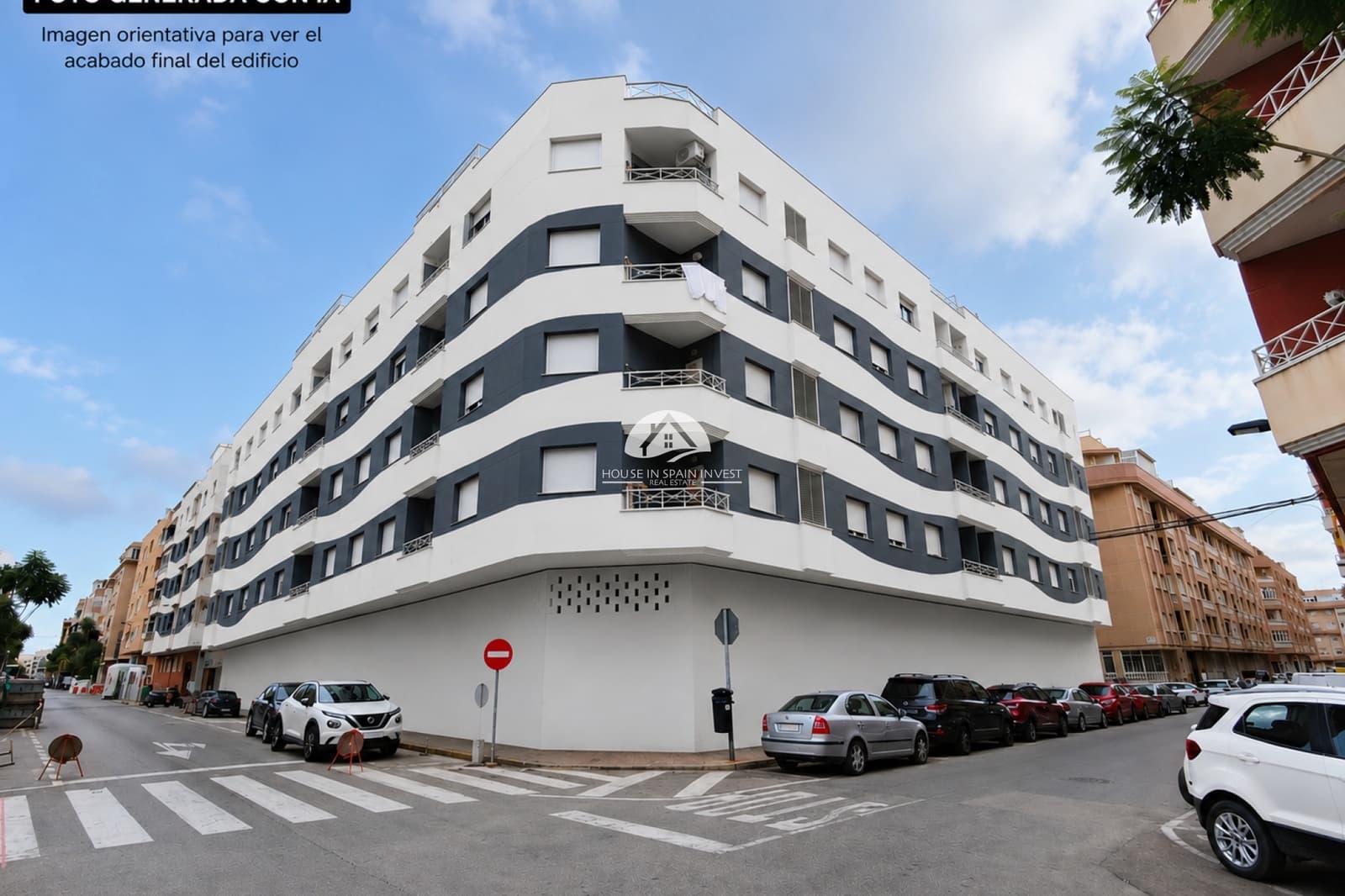Commercial for sale in Torrevieja - € 450,000 (Ref: 10014268)