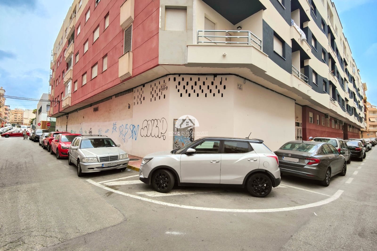 Commercial for sale in Torrevieja - € 450,000 (Ref: 10014268)