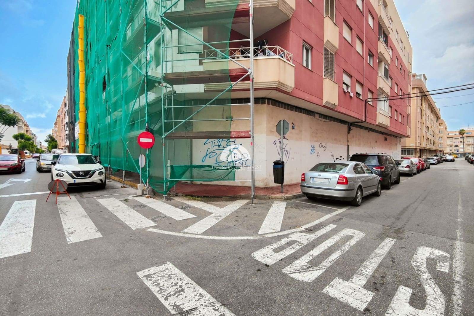 Commercial for sale in Torrevieja - € 450,000 (Ref: 10014268)