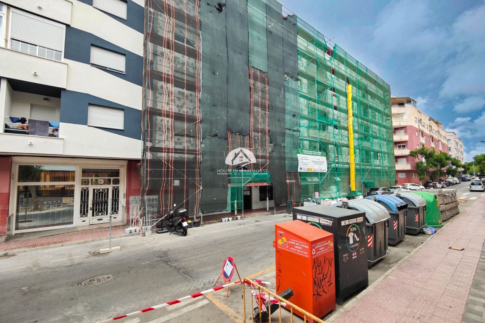 Commercial for sale in Torrevieja - € 450,000 (Ref: 10014268)