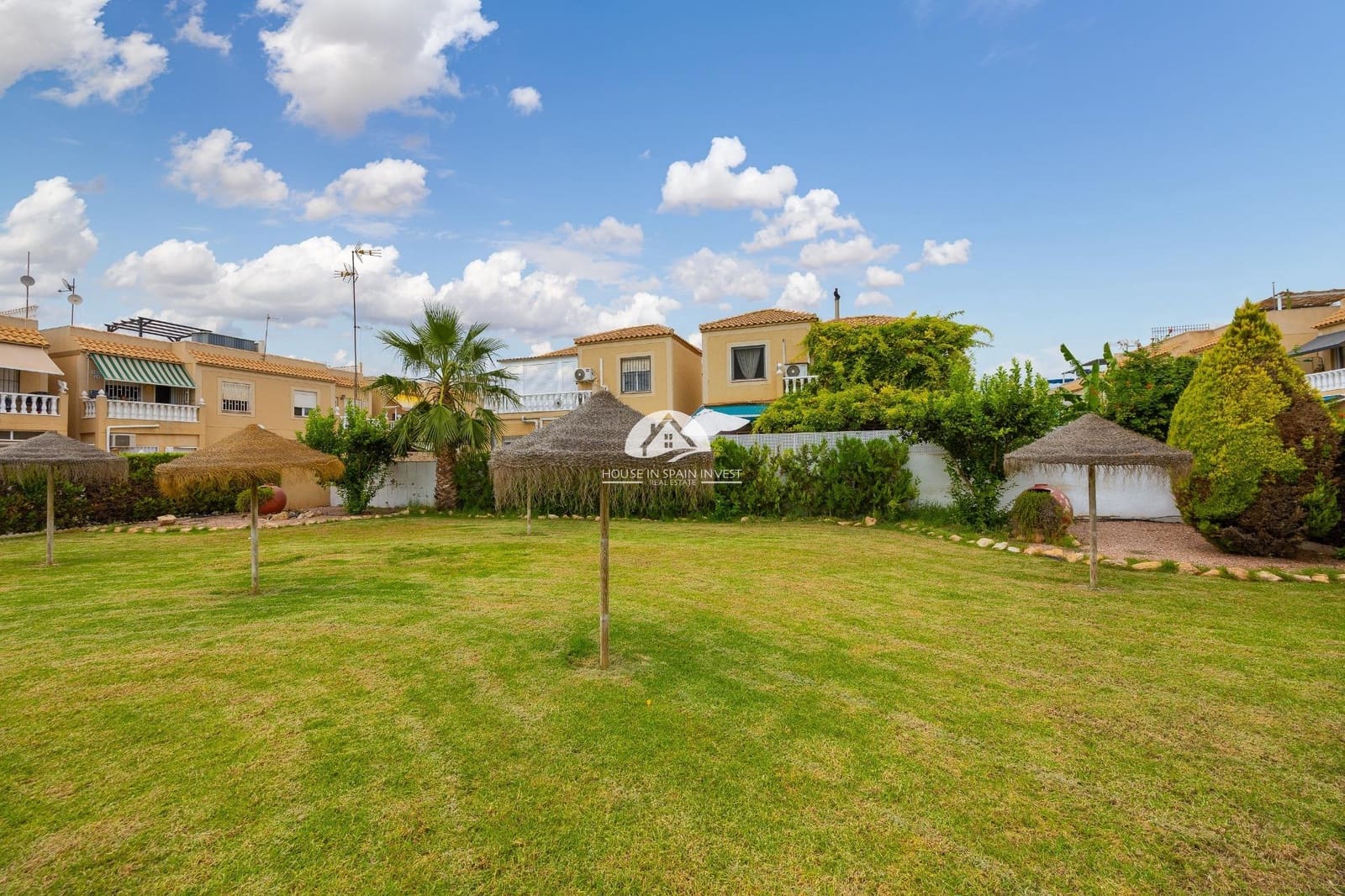 3 bedroom Villa for sale in Torrevieja with pool - € 199,500 (Ref: 10014269)