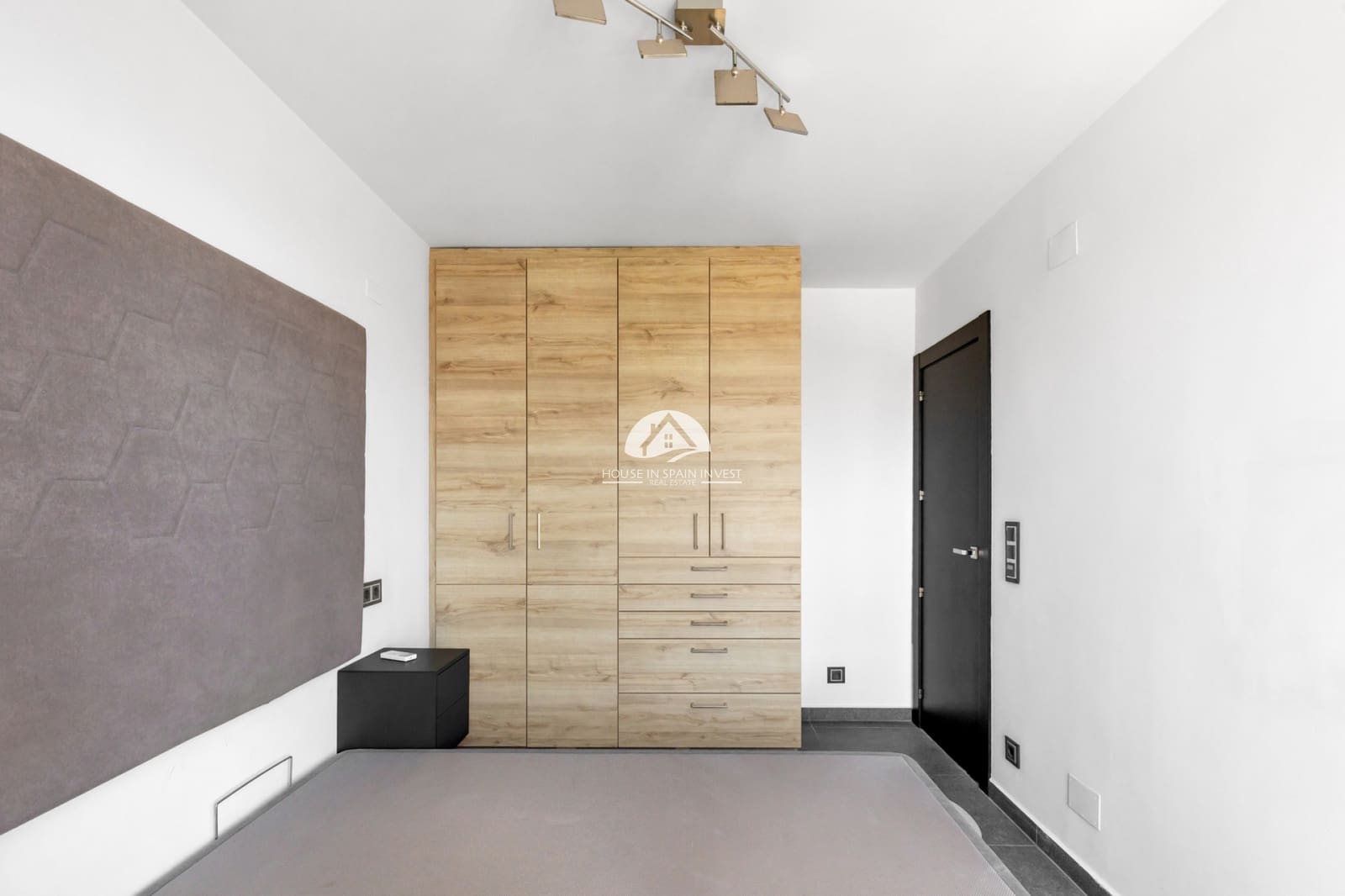 1 sovrum Lägenhet till salu i Punta Prima med pool - 245 000 € (Ref: 10020020)