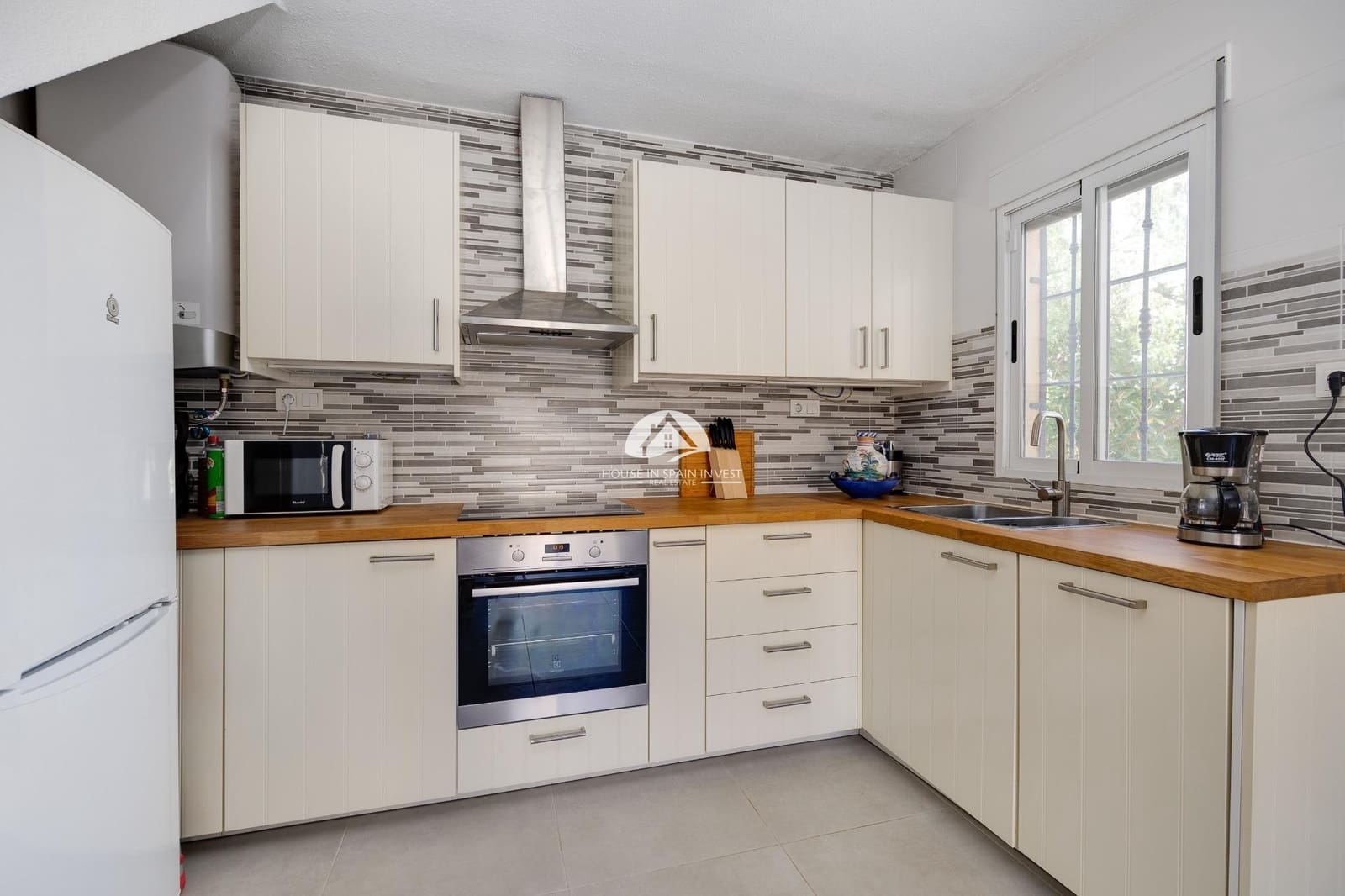 2 bedroom Bungalow for sale in Torrevieja with pool - € 135,000 (Ref: 10020023)