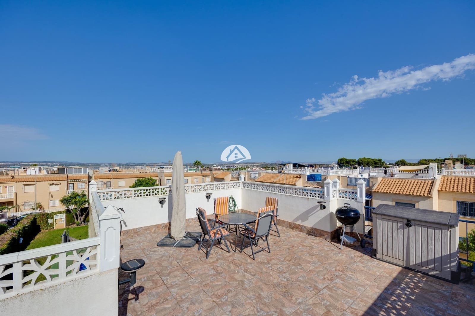 2 bedroom Bungalow for sale in Torrevieja with pool - € 135,000 (Ref: 10020023)