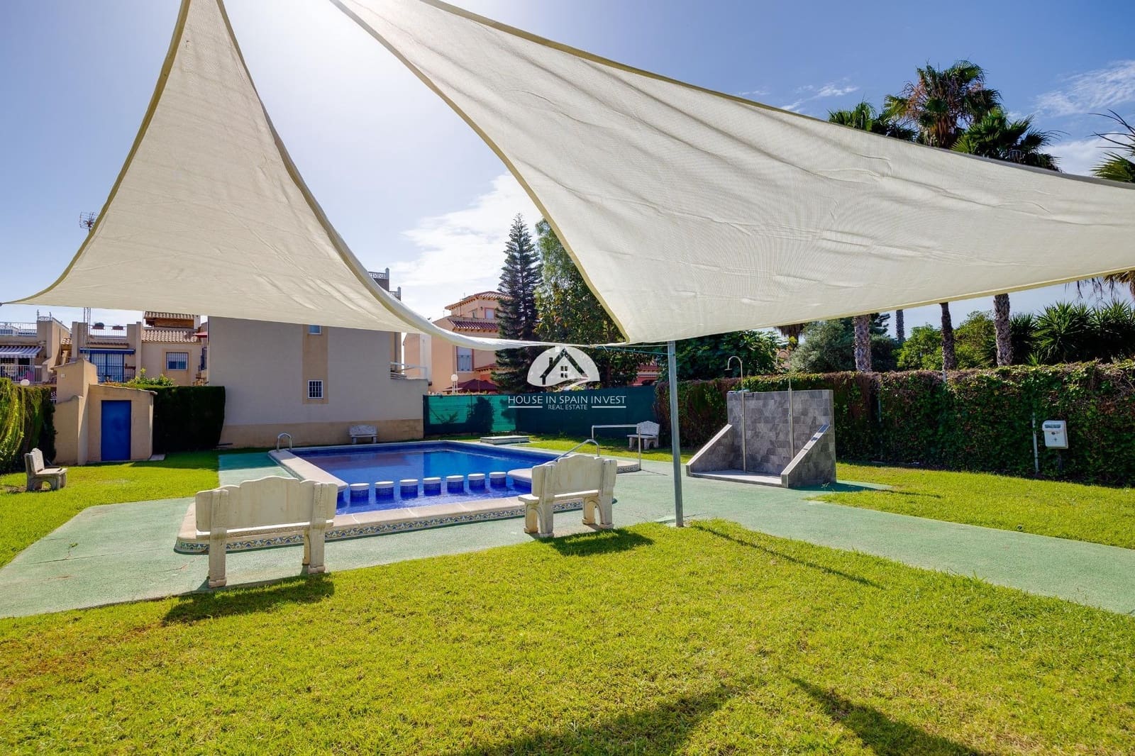 2 bedroom Bungalow for sale in Torrevieja with pool - € 135,000 (Ref: 10020023)