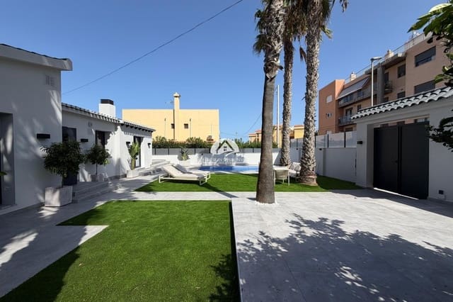 4 makuuhuone Huvila myytävänä paikassa Punta Prima, Torrevieja mukana uima-altaan - 749 000 € (Ref: 10024907)