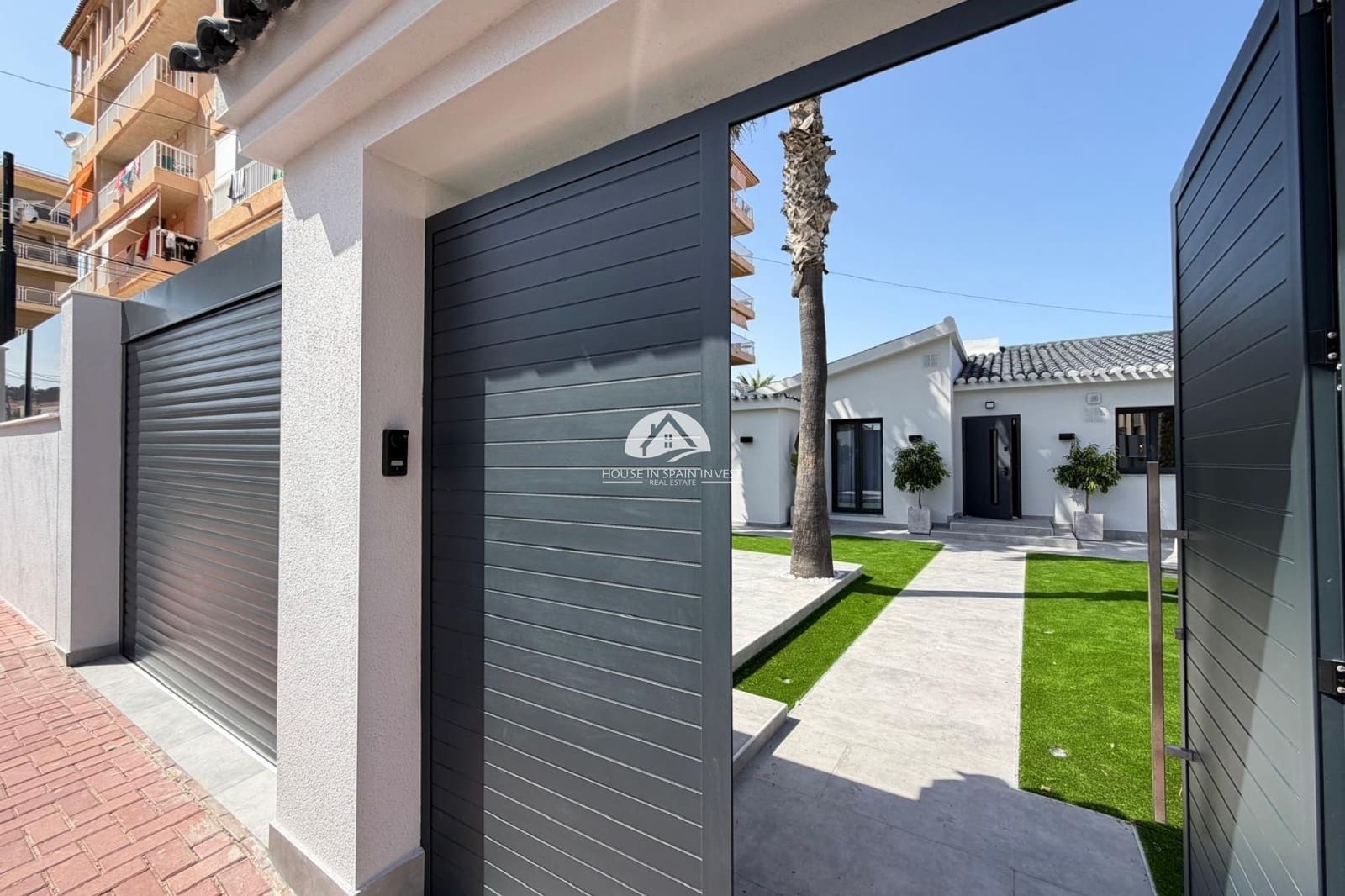 4 chambre Villa/Maison à vendre à Punta Prima avec piscine - 749 000 € (Ref: 10024907)