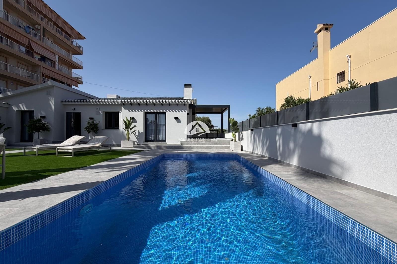 4 chambre Villa/Maison à vendre à Punta Prima avec piscine - 749 000 € (Ref: 10024907)