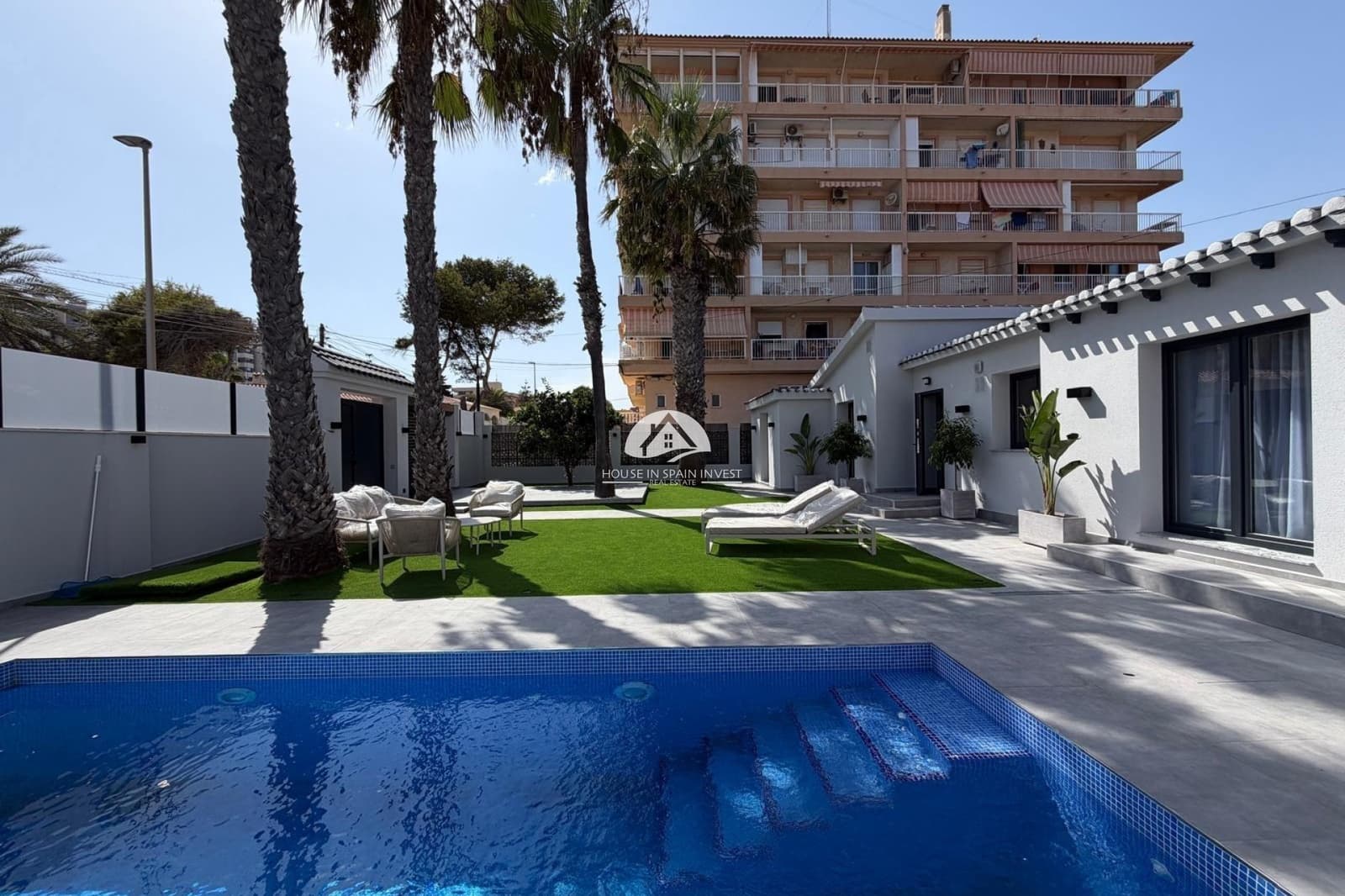 4 chambre Villa/Maison à vendre à Punta Prima avec piscine - 749 000 € (Ref: 10024907)