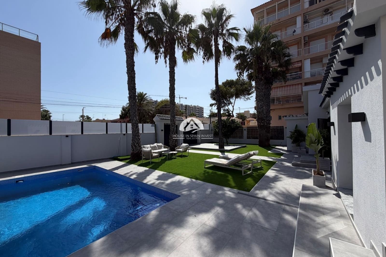 4 chambre Villa/Maison à vendre à Punta Prima avec piscine - 749 000 € (Ref: 10024907)