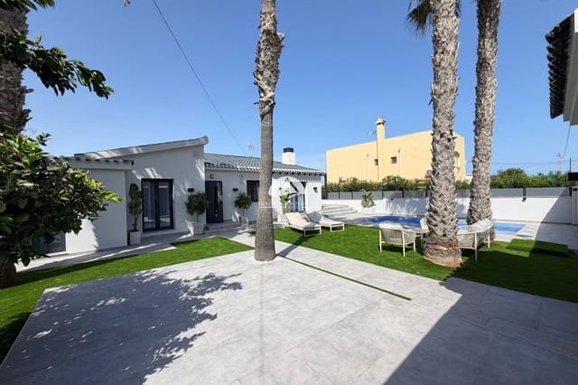 4 makuuhuone Huvila myytävänä paikassa Punta Prima, Torrevieja mukana uima-altaan - 749 000 € (Ref: 10024907)