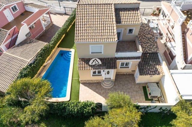 4 camera da letto Villa in vendita in Pinar de Campoverde, Pilar de la Horadada con piscina - 379.000 € (Rif: 10024908)