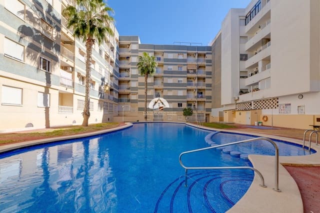 3 chambre Appartement à vendre à Centro, Torrevieja avec piscine - 159 999 € (Ref: 10042359)