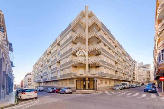 3 chambre Appartement à vendre à Centro, Torrevieja avec piscine - 159 999 € (Ref: 10042359)