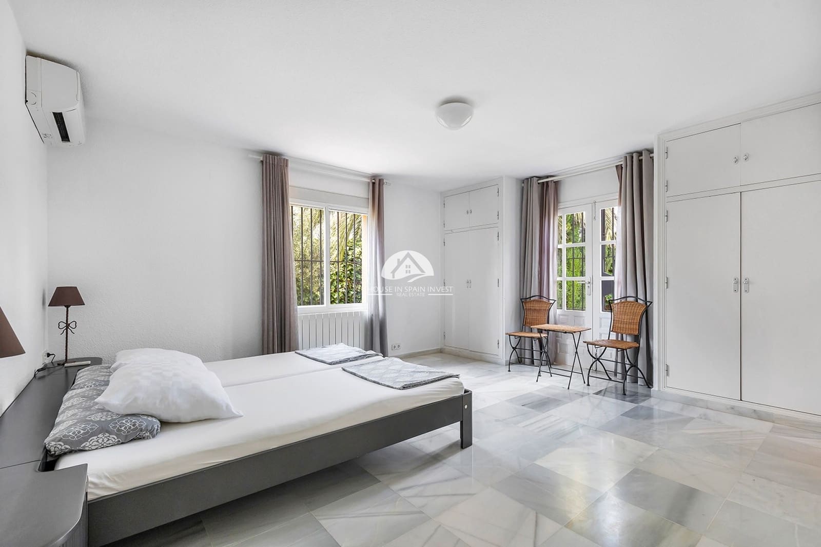 3 chambre Villa/Maison à vendre à Torrevieja avec piscine garage - 649 000 € (Ref: 10042360)
