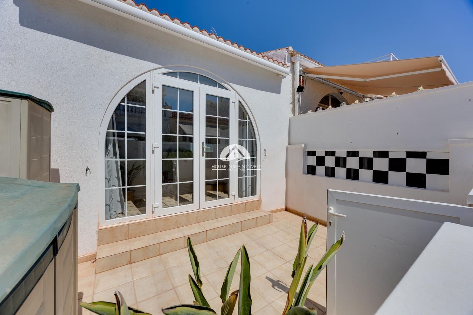 1 bedroom Townhouse for sale in Torrevieja - € 119,999 (Ref: 10042362)