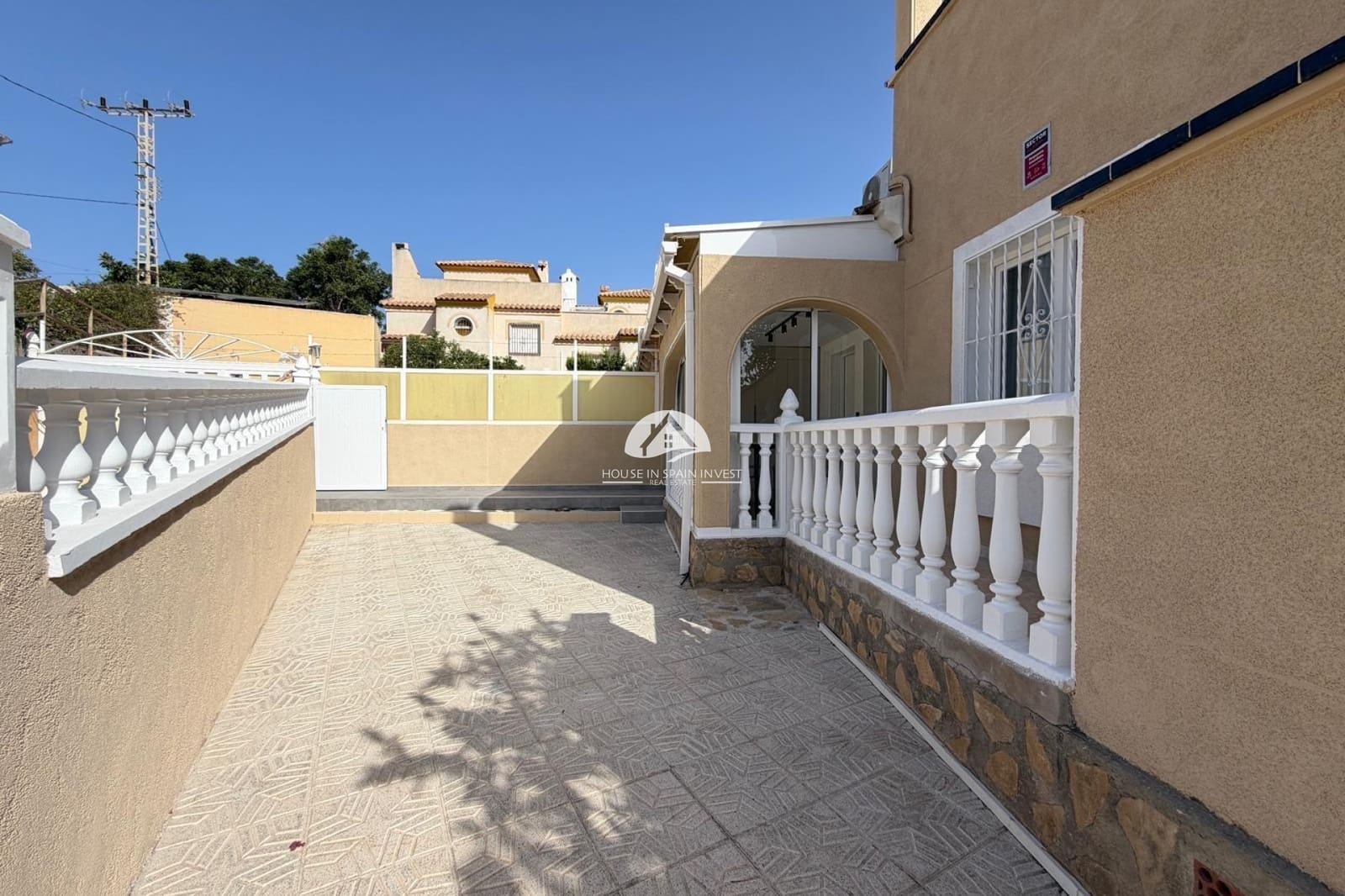 2 bedroom Townhouse for sale in Torrevieja with pool - € 249,900 (Ref: 10042365)