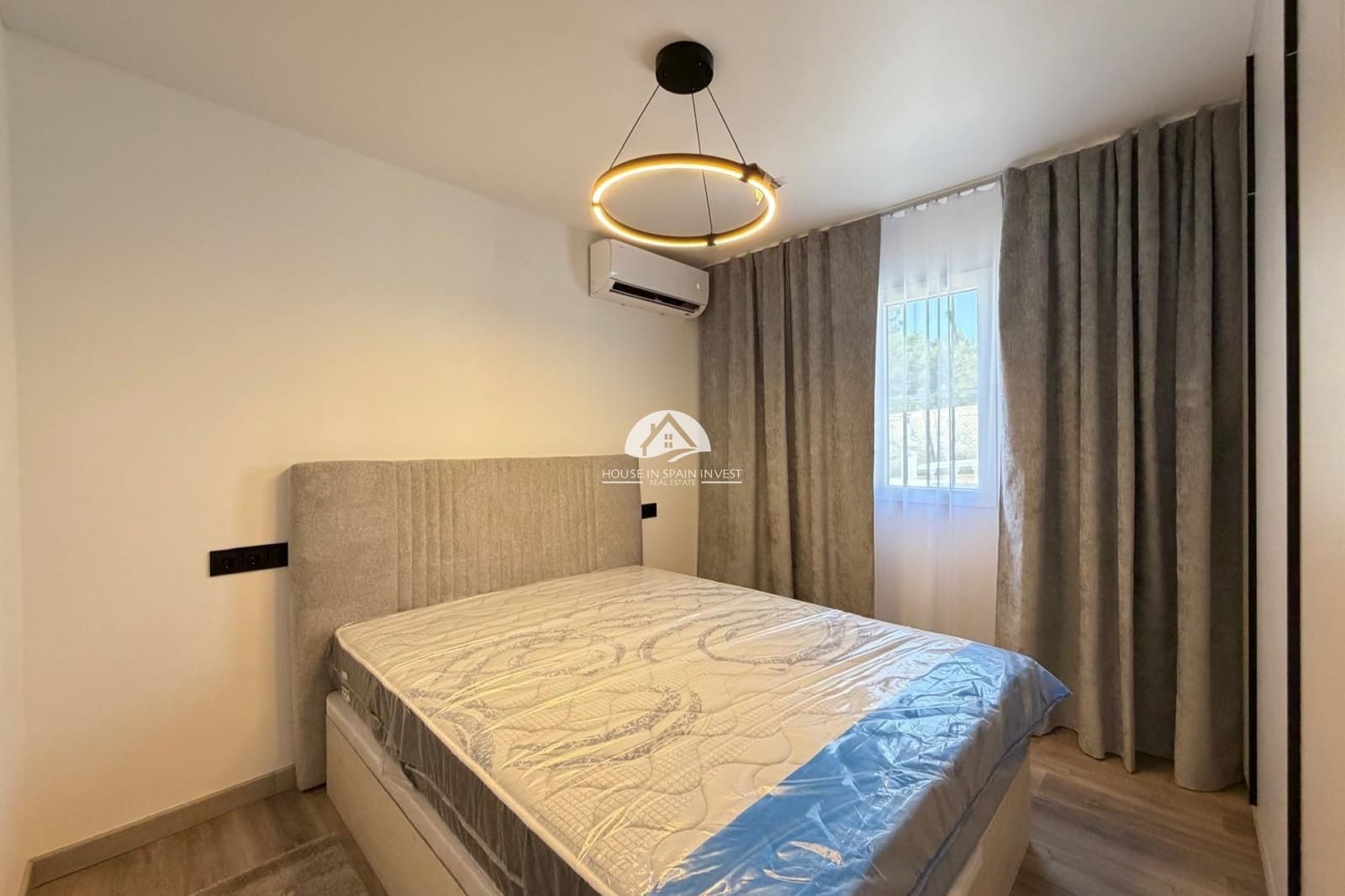 2 bedroom Townhouse for sale in Torrevieja with pool - € 249,900 (Ref: 10042365)