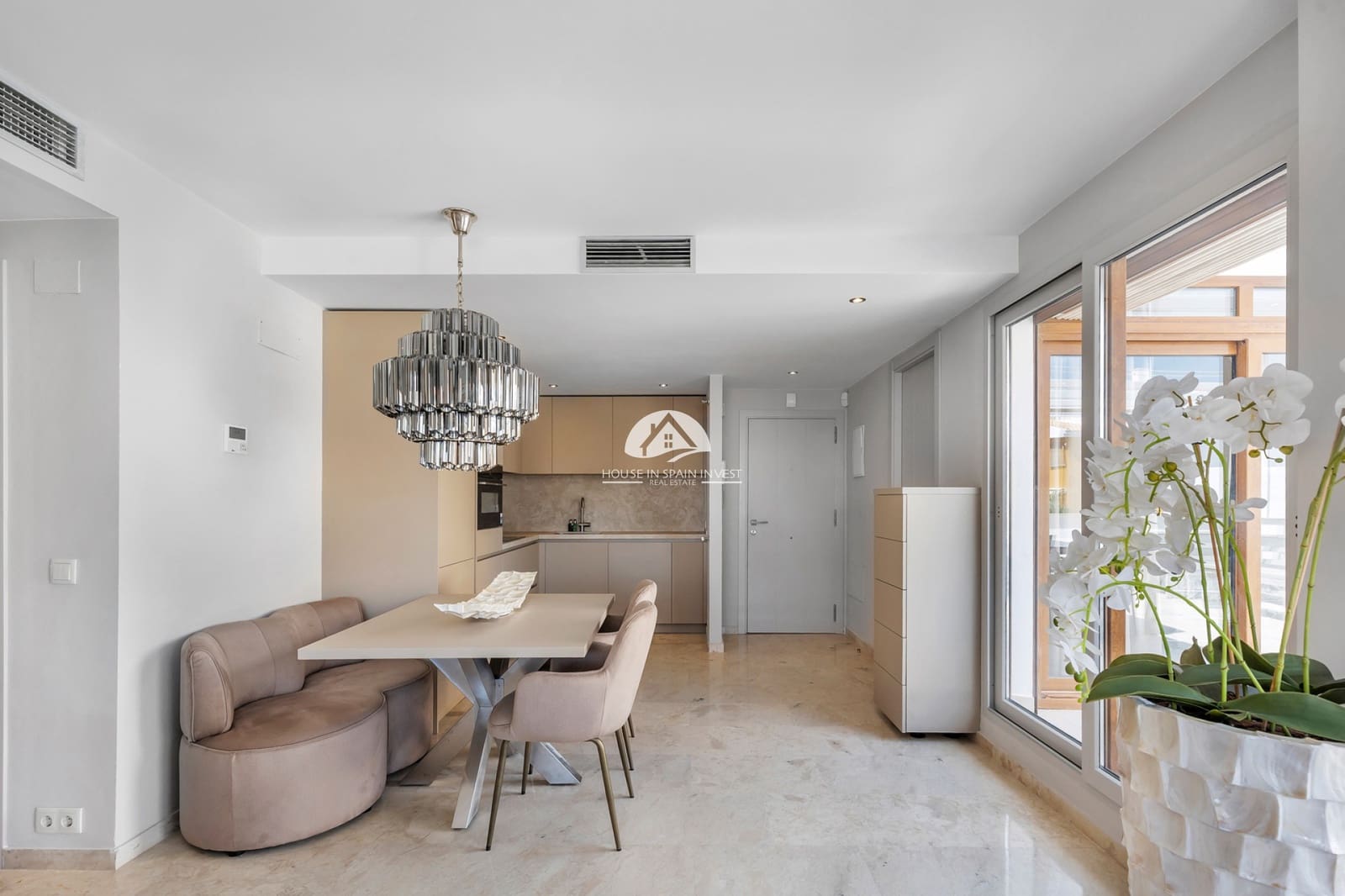 3 soveværelse Lejlighed til salg i Punta Prima med swimmingpool garage - € 449.000 (Ref: 10042366)