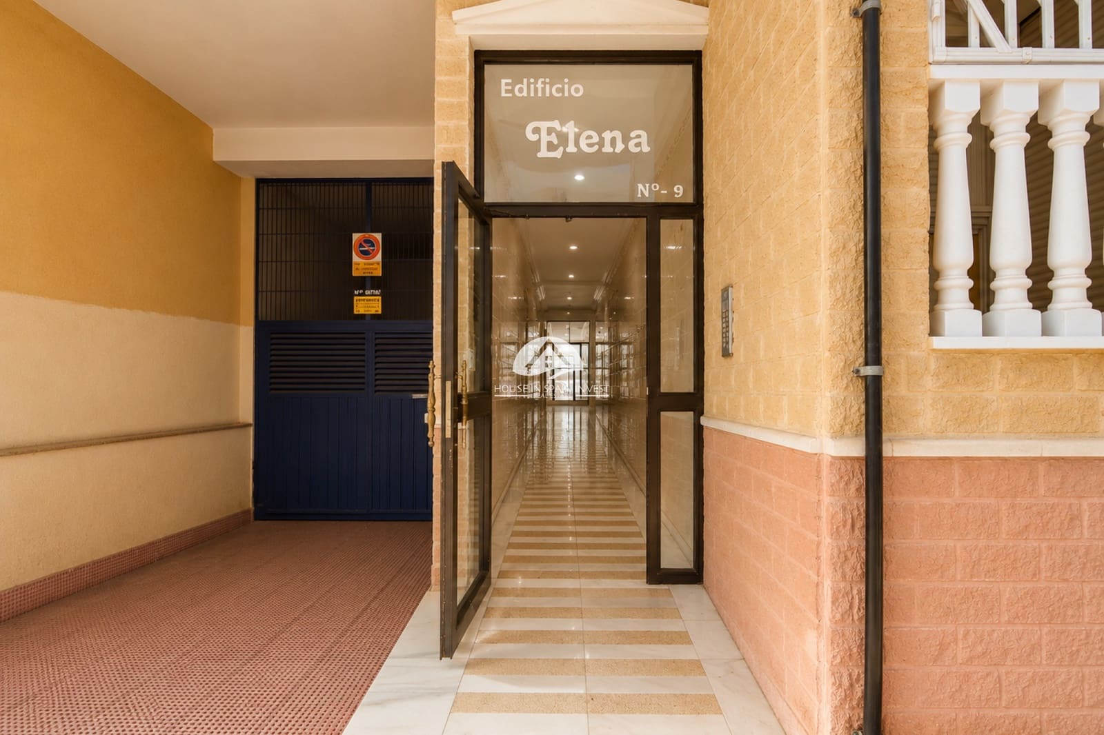 2 bedroom Apartment for sale in Torrevieja - € 145,000 (Ref: 10042481)