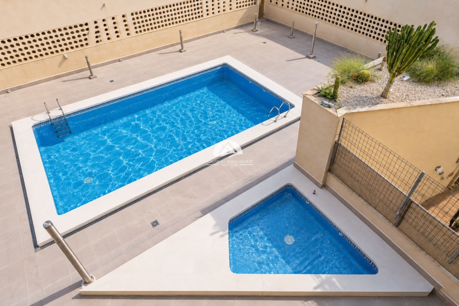 3 slaapkamer Appartement te koop in Torrevieja met zwembad garage - € 459.000 (Ref: 10061059)