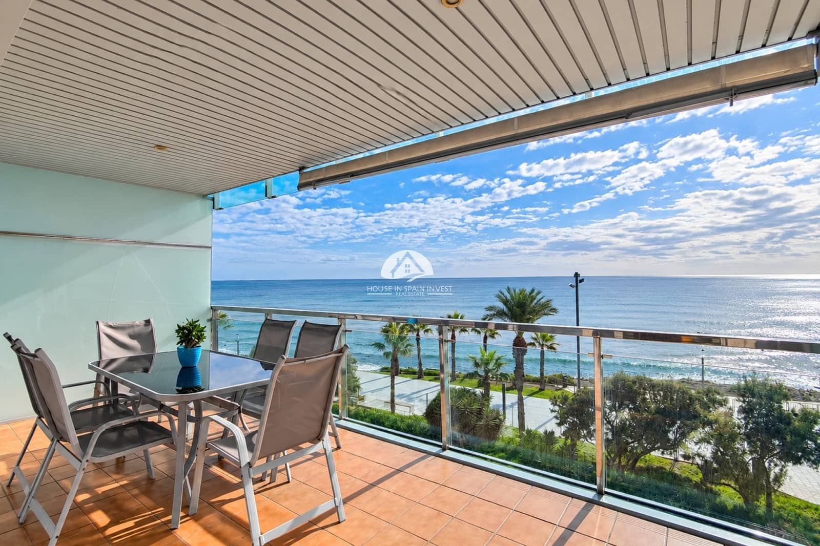 Apartamento de 3 habitaciones en Torrevieja en venta con piscina garaje - 459.000 € (Ref: 10061059)