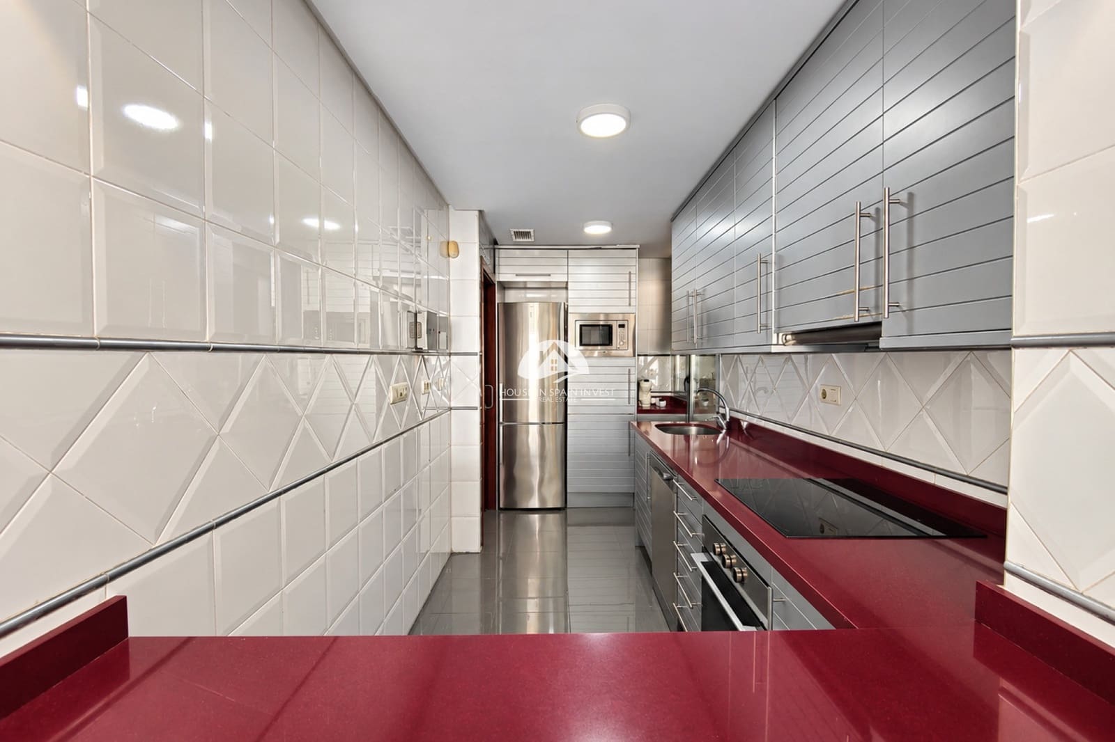 Apartamento de 3 habitaciones en Torrevieja en venta con piscina garaje - 459.000 € (Ref: 10061059)