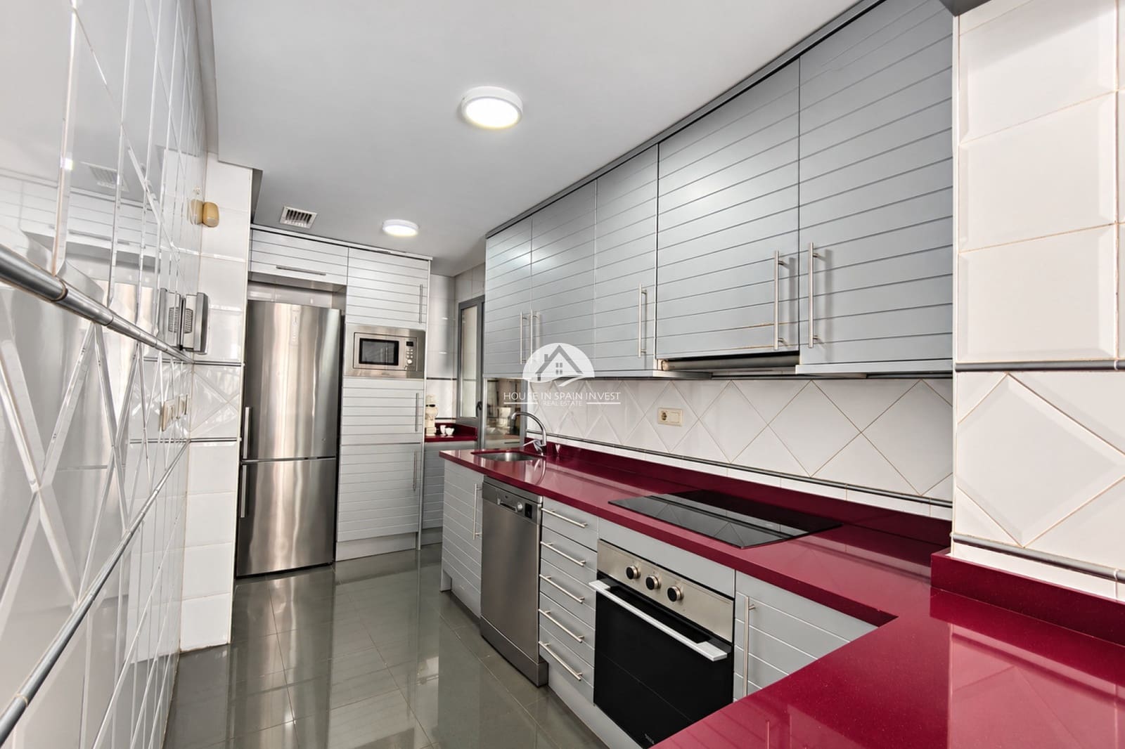 Apartamento de 3 habitaciones en Torrevieja en venta con piscina garaje - 459.000 € (Ref: 10061059)