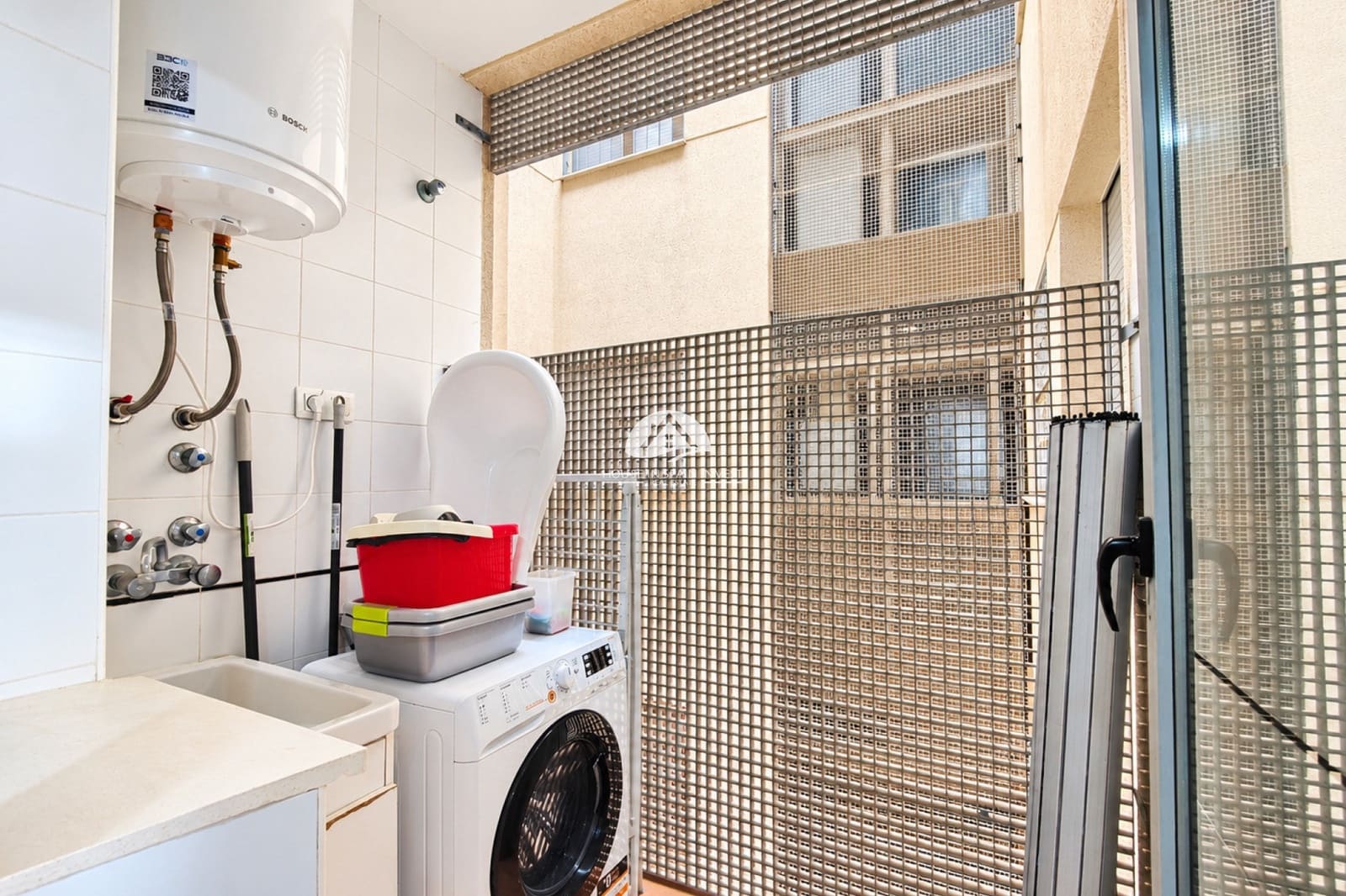 Apartamento de 3 habitaciones en Torrevieja en venta con piscina garaje - 459.000 € (Ref: 10061059)