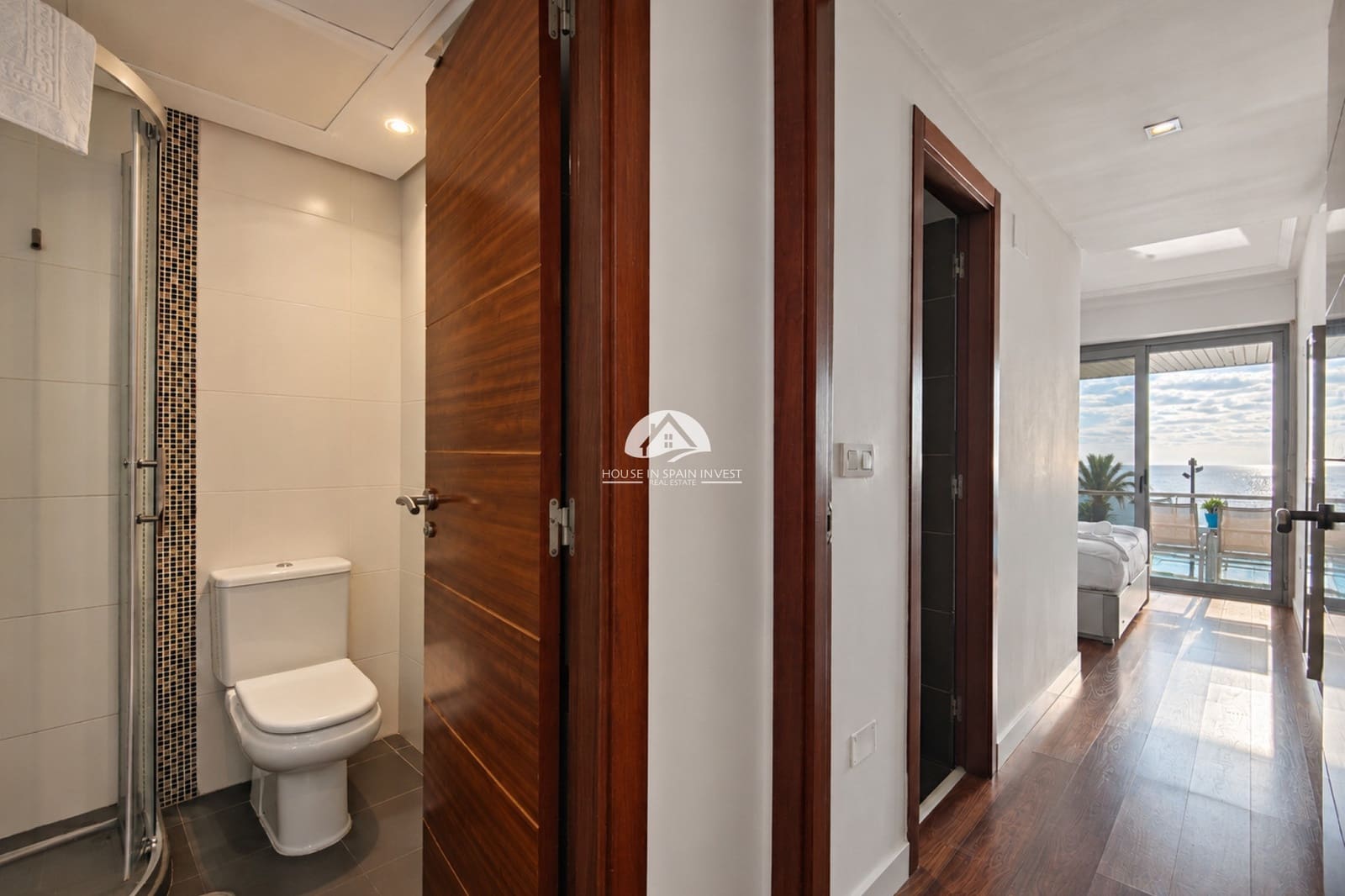 Apartamento de 3 habitaciones en Torrevieja en venta con piscina garaje - 459.000 € (Ref: 10061059)