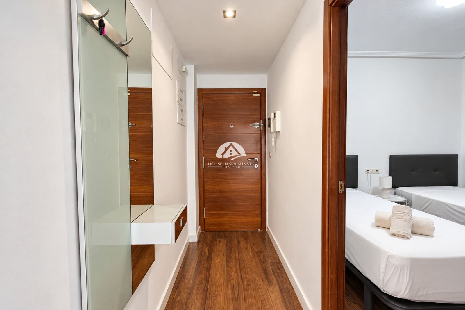 Apartamento de 3 habitaciones en Torrevieja en venta con piscina garaje - 459.000 € (Ref: 10061059)