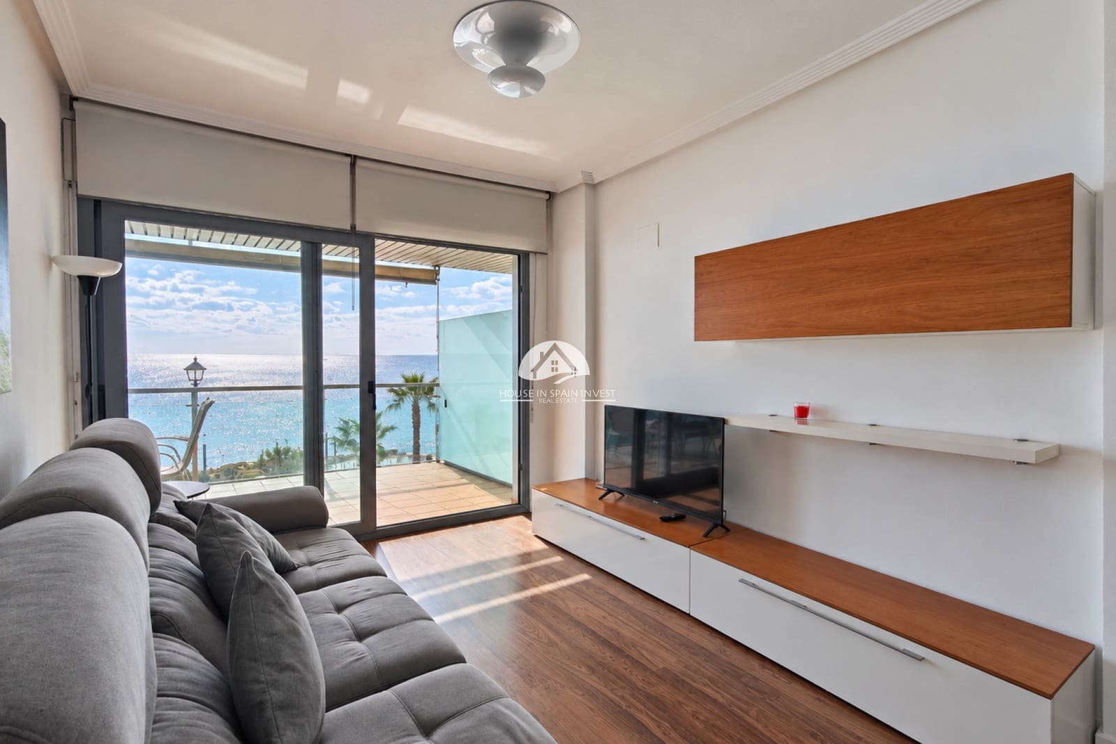 Apartamento de 3 habitaciones en Torrevieja en venta con piscina garaje - 459.000 € (Ref: 10061059)