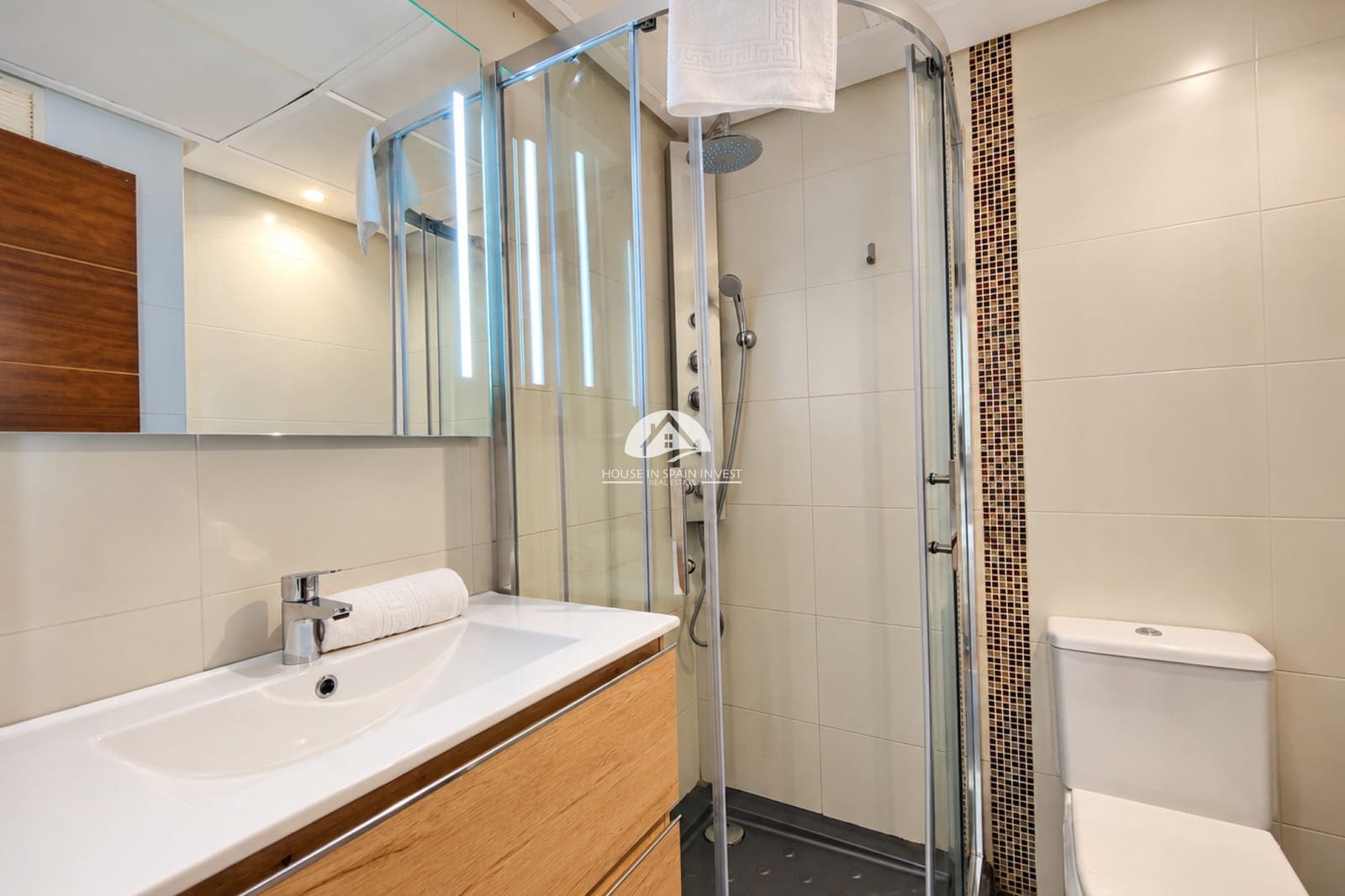 Apartamento de 3 habitaciones en Torrevieja en venta con piscina garaje - 459.000 € (Ref: 10061059)