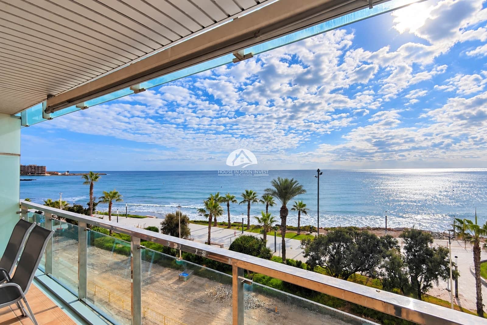 Apartamento de 3 habitaciones en Torrevieja en venta con piscina garaje - 459.000 € (Ref: 10061059)