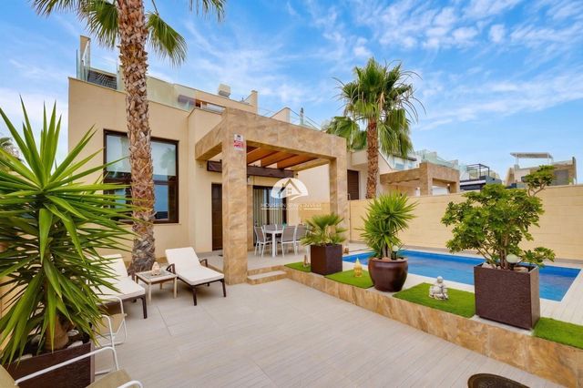 3 Zimmer Villa zu verkaufen in Ciudad Quesada, Rojales mit Pool - 379.969 € (Ref: 10110332)