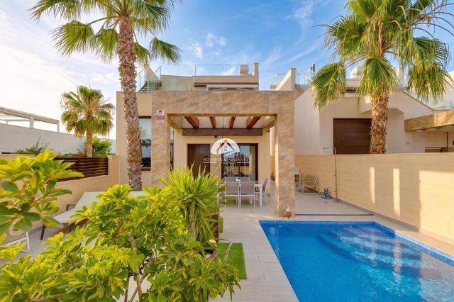 3 Zimmer Villa zu verkaufen in Ciudad Quesada, Rojales mit Pool - 379.969 € (Ref: 10110332)