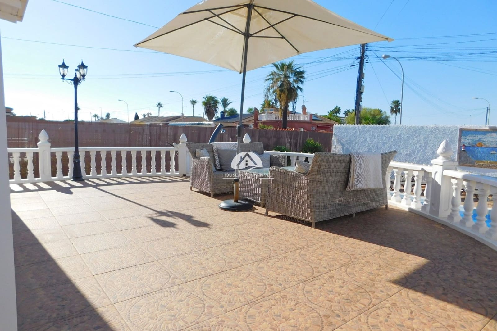 3 makuuhuone Huvila myytävänä paikassa Torrevieja mukana uima-altaan 
autotalli - 399 900 € (Ref: 10110335)