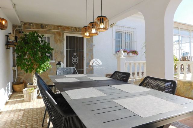 3 soveværelse Villa til salg i El Chaparral, Torrevieja med swimmingpool garage - € 399.900 (Ref: 10110335)