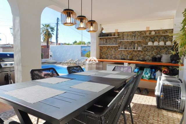 3 soveværelse Villa til salg i El Chaparral, Torrevieja med swimmingpool garage - € 399.900 (Ref: 10110335)