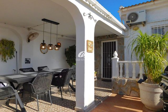 3 soveværelse Villa til salg i El Chaparral, Torrevieja med swimmingpool garage - € 399.900 (Ref: 10110335)