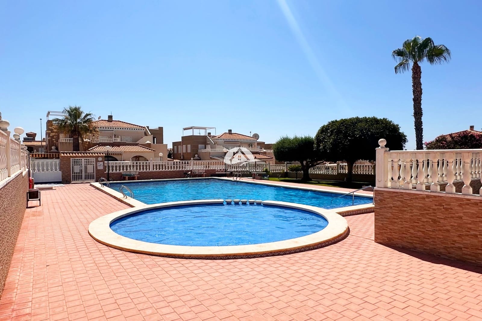 2 chambre Bungalow à vendre à Torrevieja avec piscine garage - 179 950 € (Ref: 10110343)