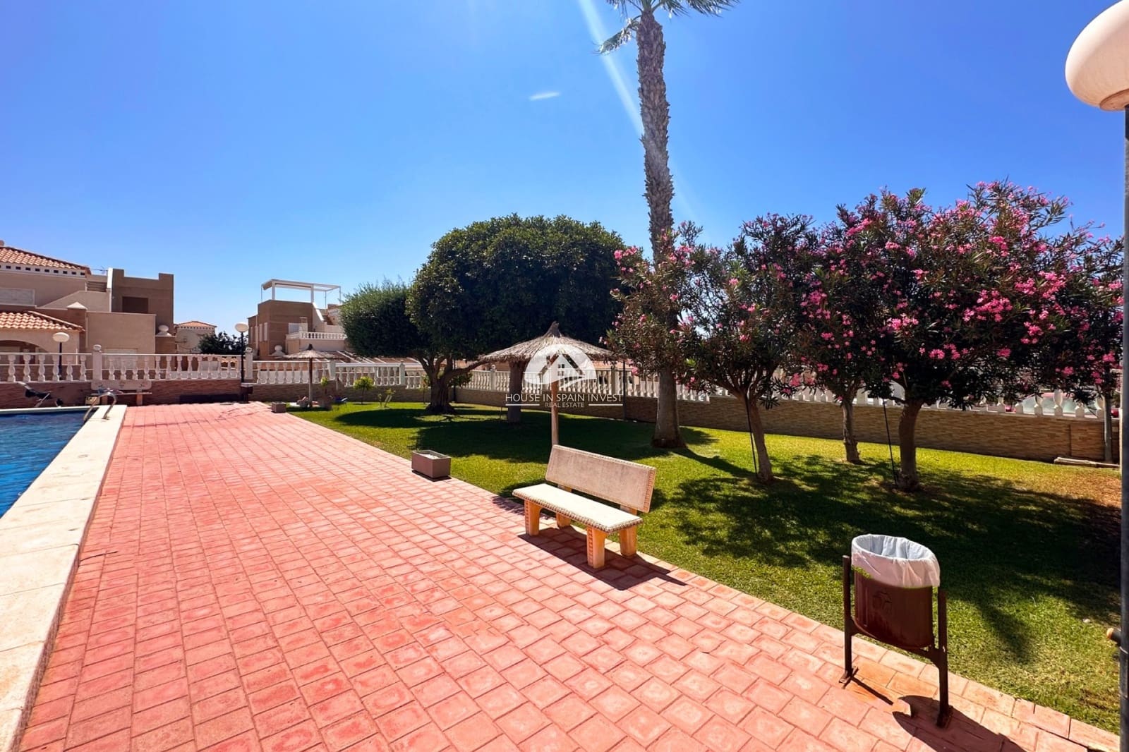 2 chambre Bungalow à vendre à Torrevieja avec piscine garage - 179 950 € (Ref: 10110343)