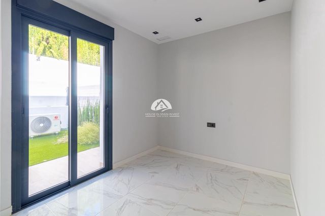 3 quarto Apartamento para venda em Punta Prima, Orihuela com piscina garagem - 399 000 € (Ref: 10111877)