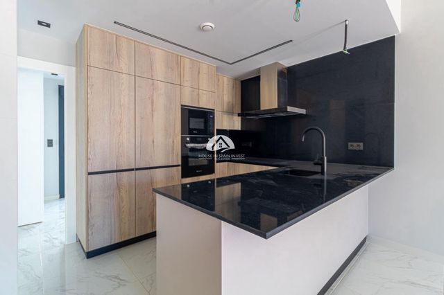 3 quarto Apartamento para venda em Punta Prima, Orihuela com piscina garagem - 399 000 € (Ref: 10111877)
