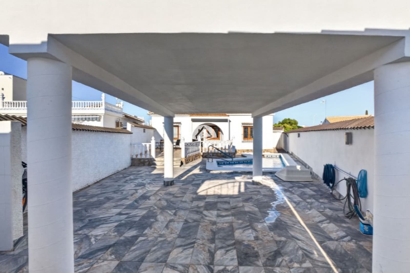 3 soverom Villa til salgs i Torrevieja med svømmebasseng - € 349 000 (Ref: 10117509)