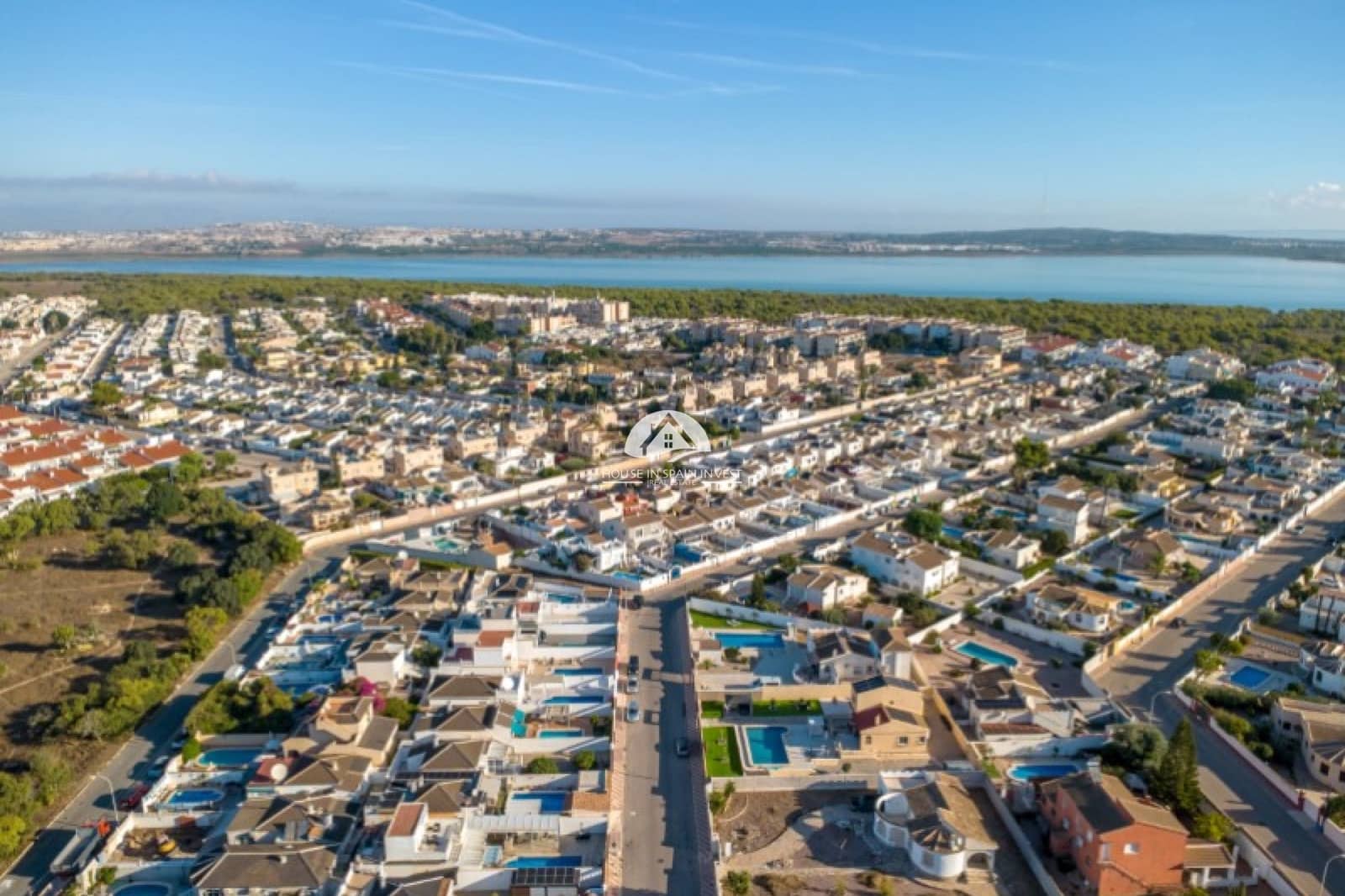 3 soverom Villa til salgs i Torrevieja med svømmebasseng - € 349 000 (Ref: 10117509)
