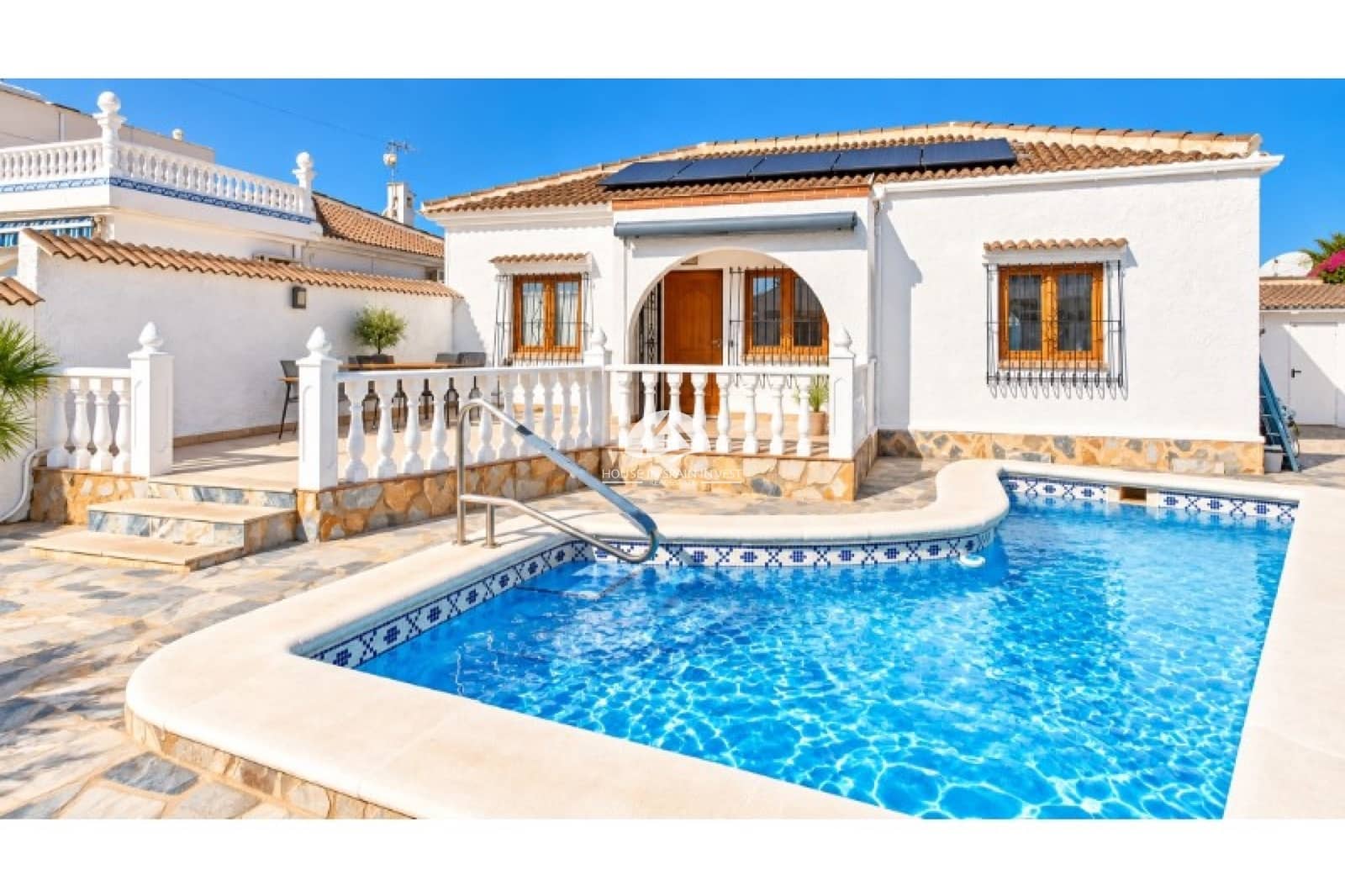 3 soverom Villa til salgs i Torrevieja med svømmebasseng - € 349 000 (Ref: 10117509)