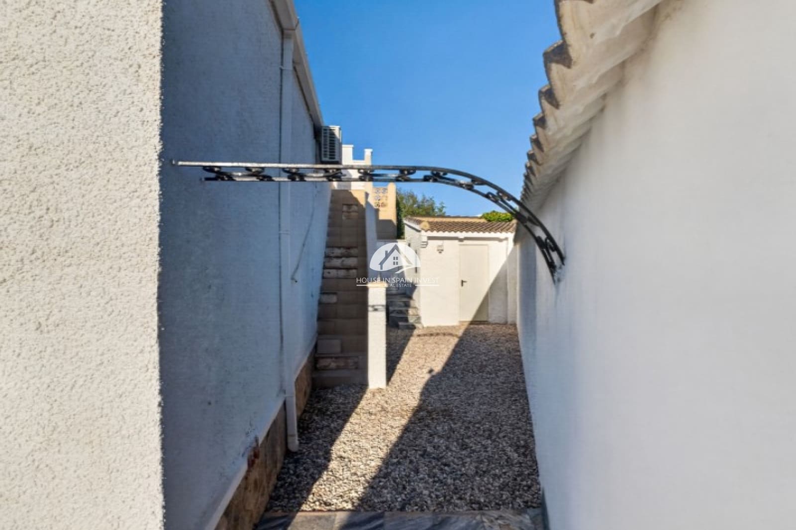 3 soverom Villa til salgs i Torrevieja med svømmebasseng - € 349 000 (Ref: 10117509)