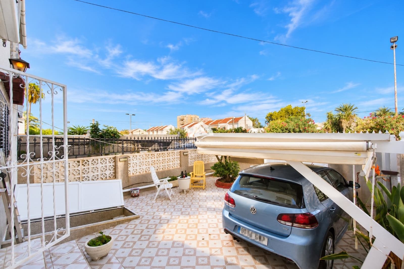 5 soverom Hus til salgs i Torrevieja med svømmebasseng garasje - € 350 000 (Ref: 10153250)